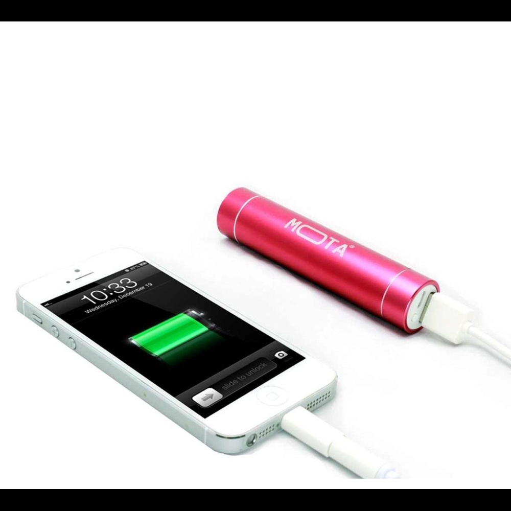 MOTA VERSATILE BATTERY CHARGER AND FLASHLIGHT